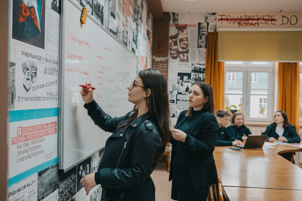 students working in a team